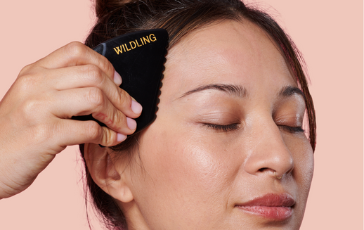 Facial Gua Sha To Smooth 11 Lines