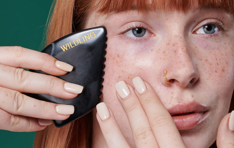 Facial Gua Sha to Sculpt Cheekbones